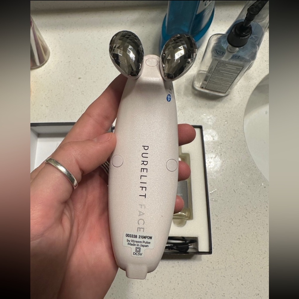 PureLift Face Non-Invasive Facelift Micro Current, Nuface, Skincare device